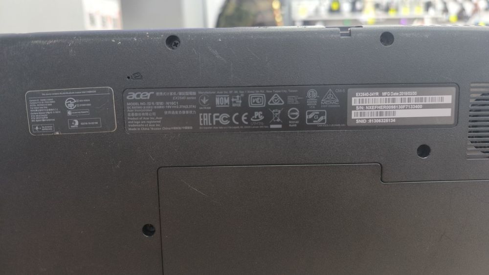 Ноутбук Acer; Core i3-6006U, Intel HD Graphics 520, 4 Гб, Нет, 500 Гб