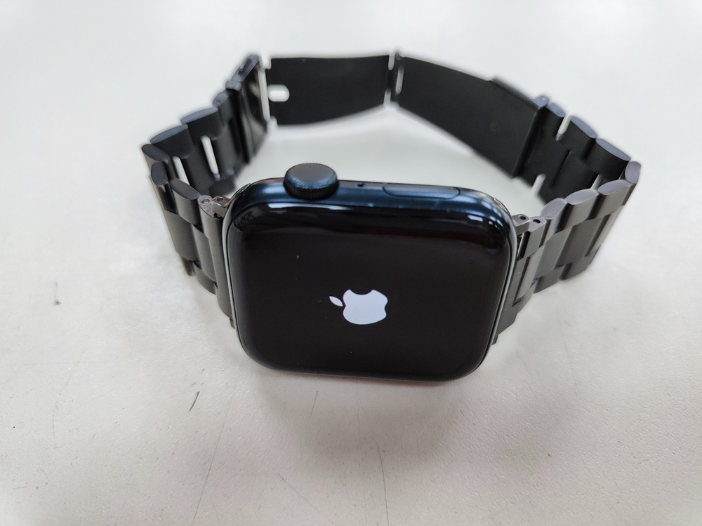 Смарт-часы Apple Watch SE 2022 44mm