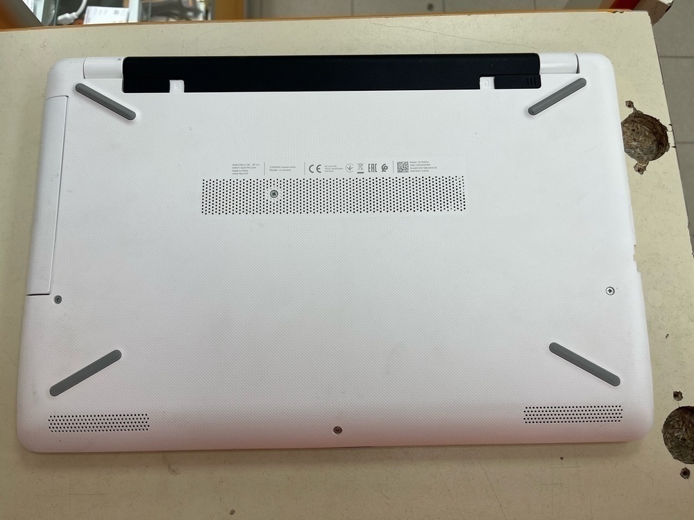 Ноутбук HP RTL28723DE; A4-9120, Radeon R3 series, 4 Гб, 128 Гб, Нет