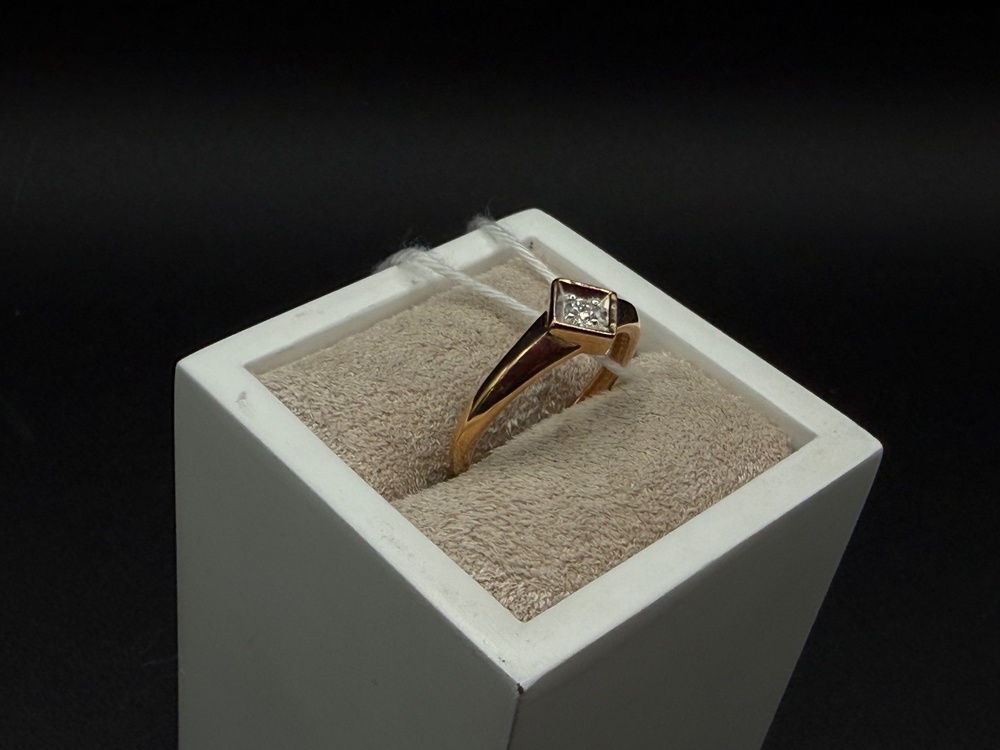 КОЛКМ585 КОЛЬЦО С КАМНЕМ (Au 585)