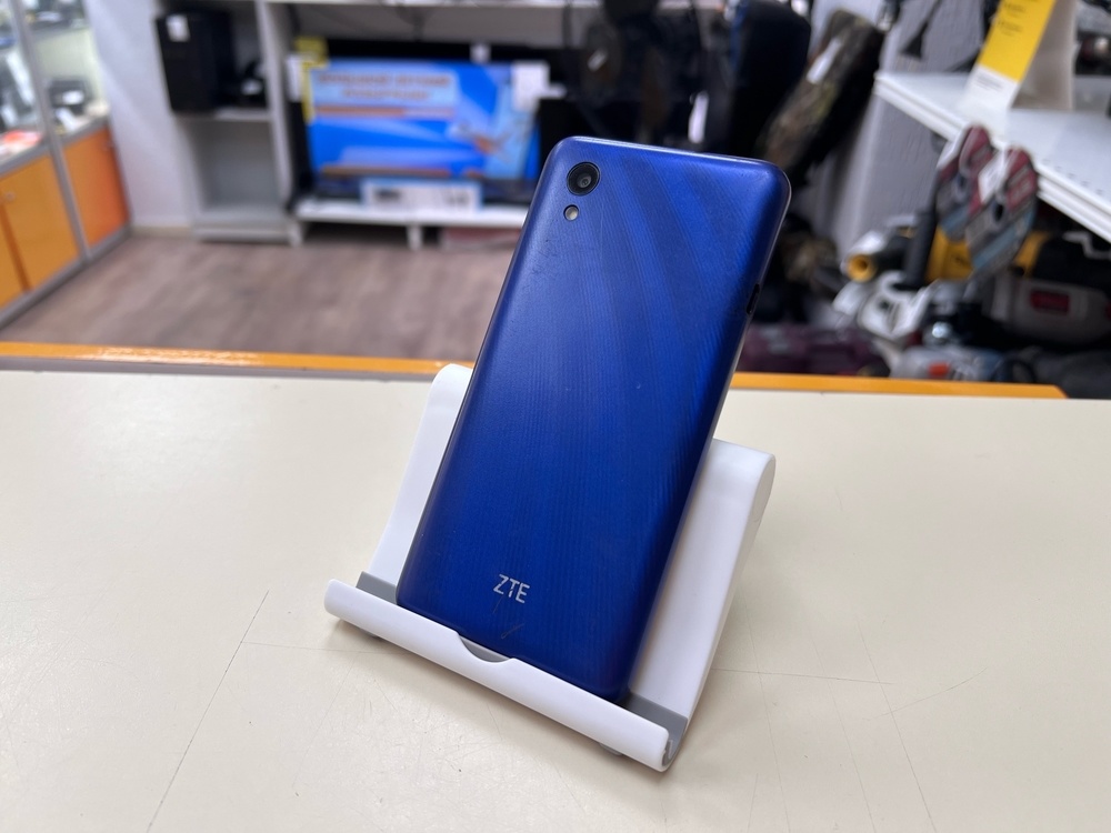 Смартфон ZTE Blade L8