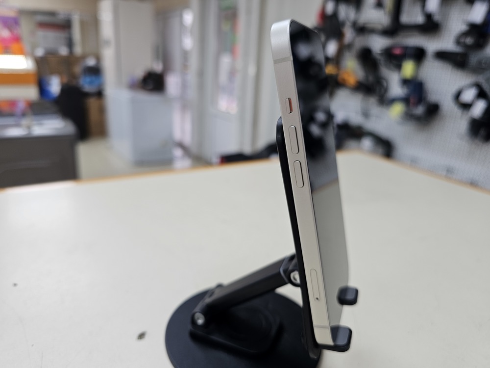 Смартфон Apple iPhone 13 128Gb