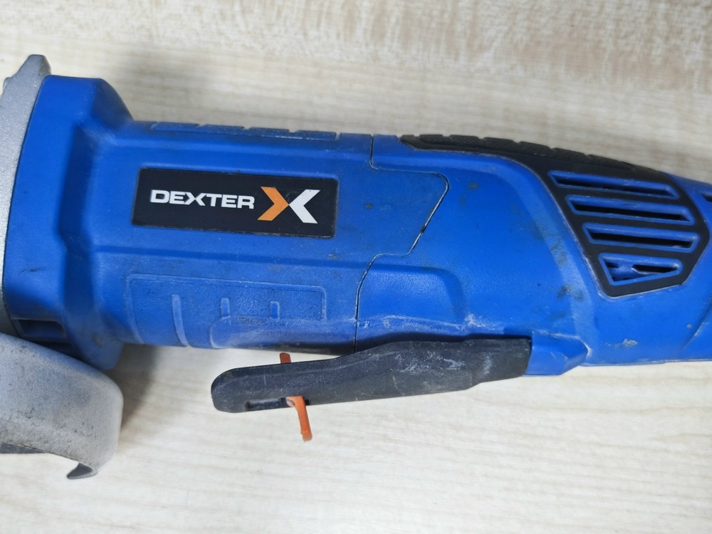 Угловая шлифмашина Dexter 800AG2-125.5
