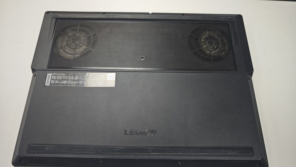 Ноутбук Lenovo; Core i7-8750H, Intel HD Graphics 630, 8 Гб, 240 Гб, 1 Tb