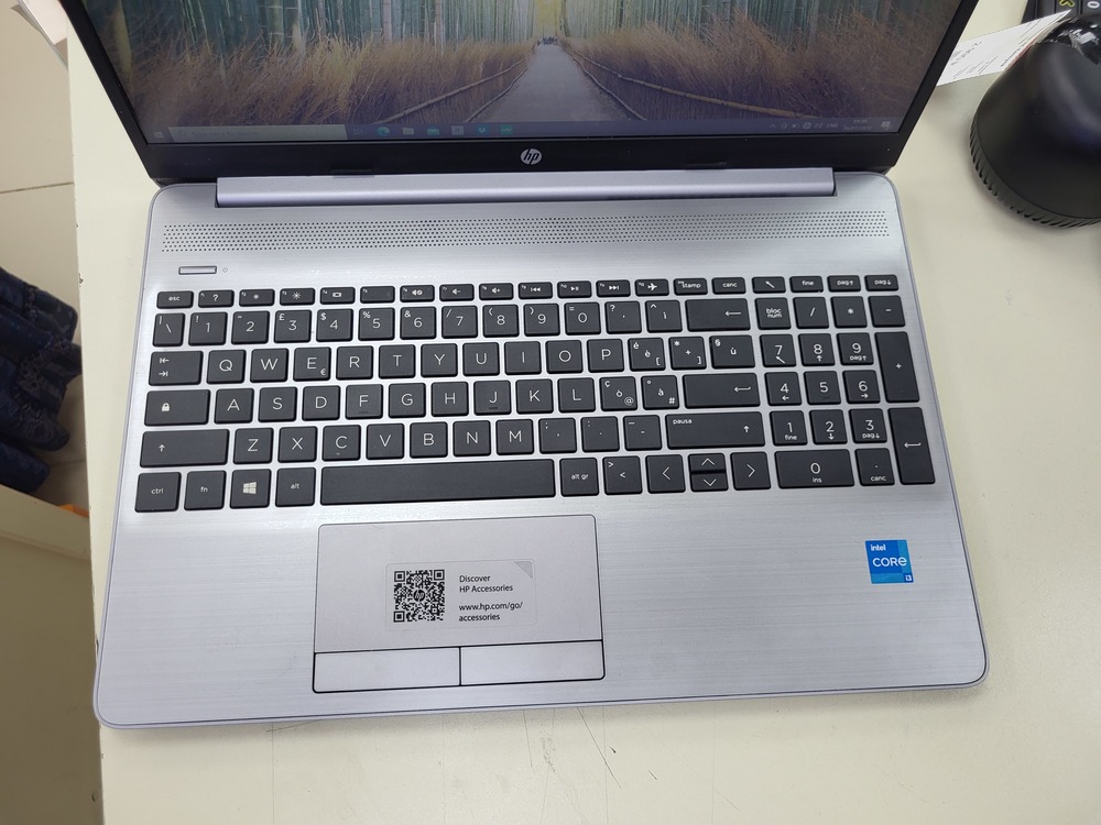 Ноутбук HP 250 G8; I3-1115G4, Intel UHD Graphics, 8 Гб, 256 Гб, Нет