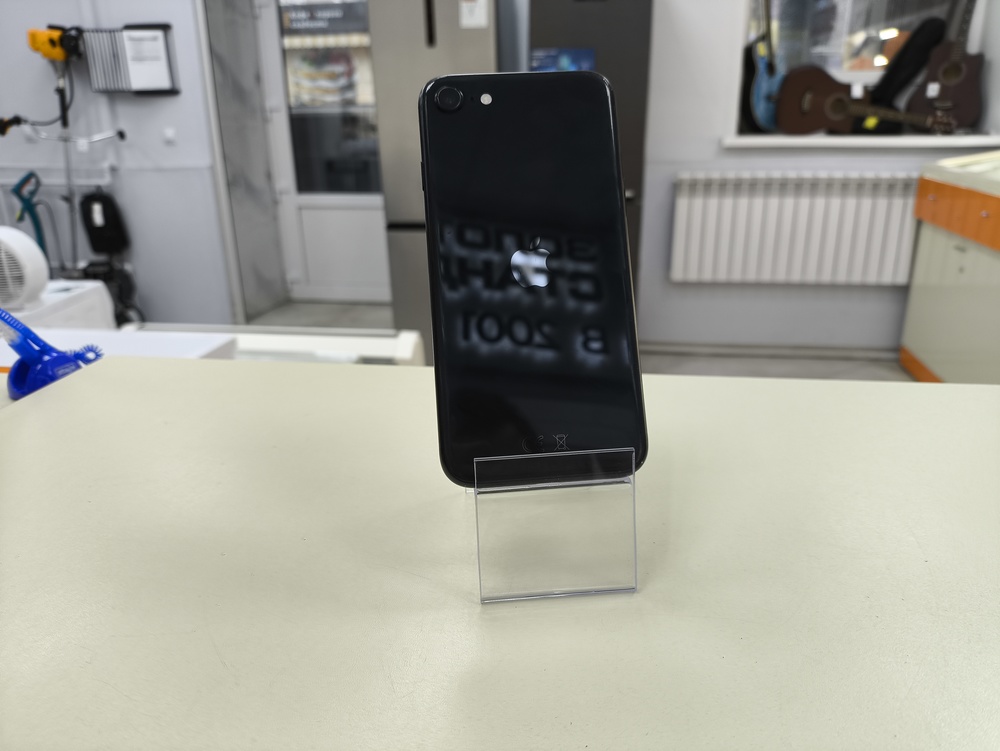 Смартфон Apple iPhone SE 2020 64Gb