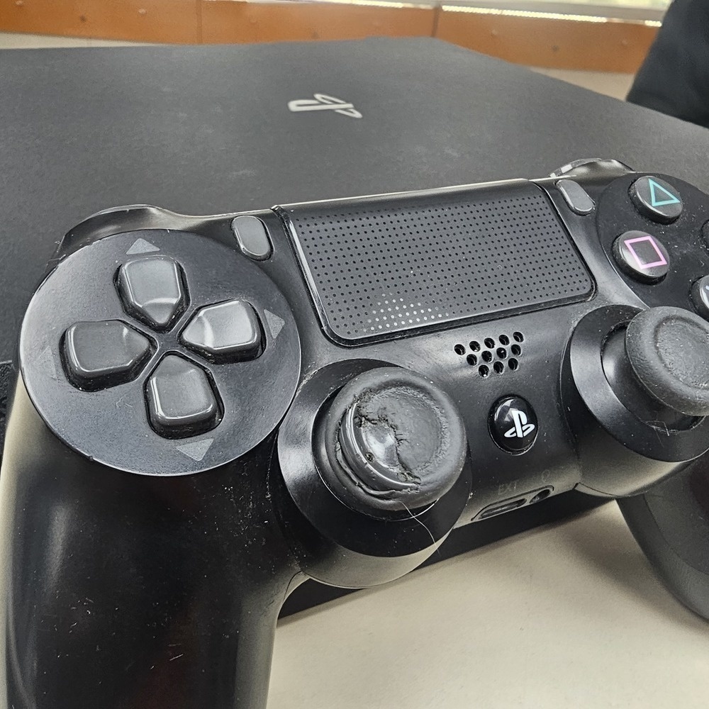 Игровая приставка PlayStation 4 Pro 1Tb