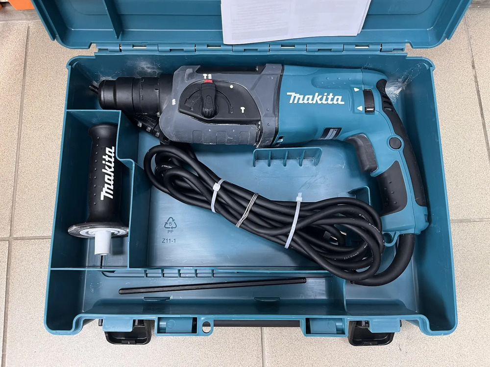 Перфоратор Makita HR2470