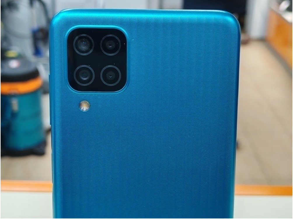 Смартфон Samsung Galaxy A12 3/32