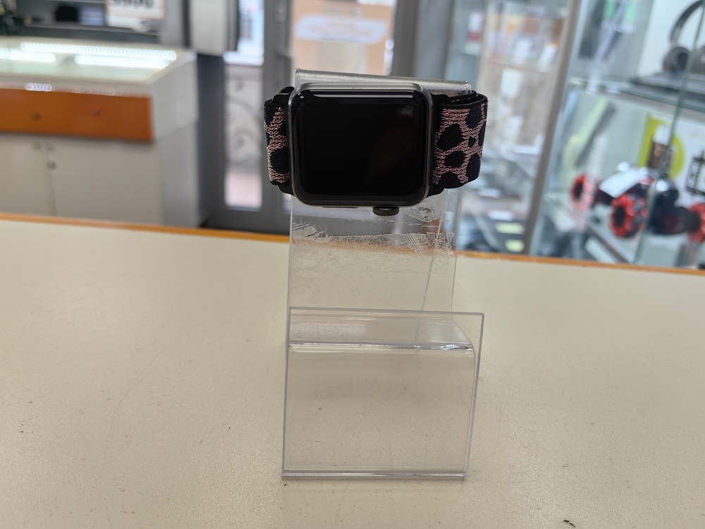 Смарт-часы Apple Watch Series 3 38 мм