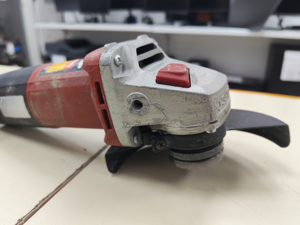 Угловая шлифмашина Зубр 125-805