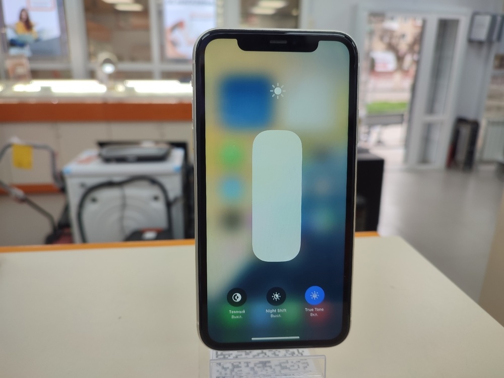Смартфон Apple iPhone 11 64Gb