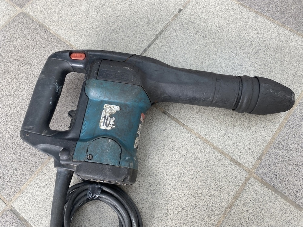 Отбойный молоток Makita HM0860C