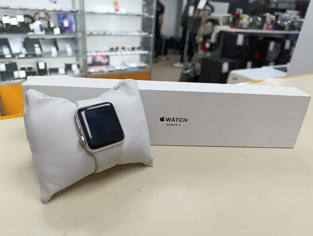 Смарт-часы Apple Watch Series 3 38 мм