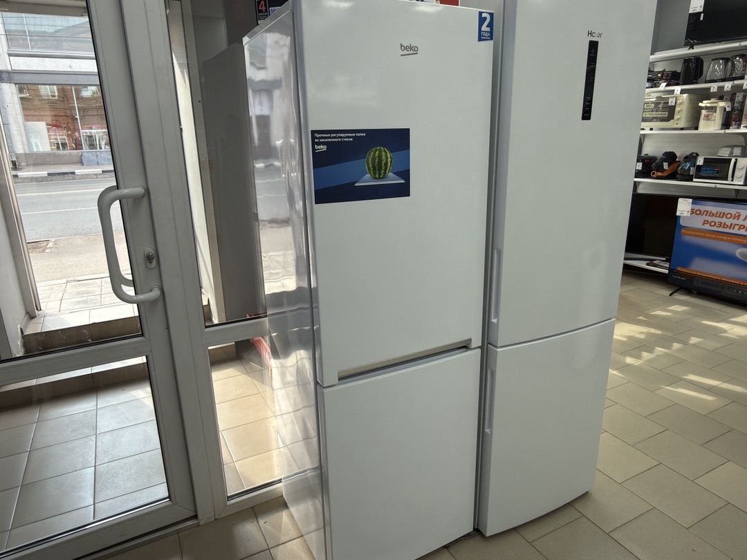 Холодильник Beko RCSK 339M20 W