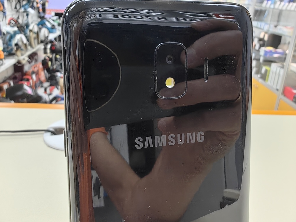 Смартфон Samsung Galaxy J2 Core 1/8