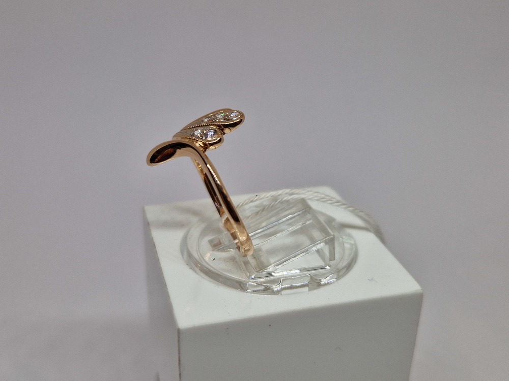 КОЛЬЦО С КАМНЯМИ (Au 585)