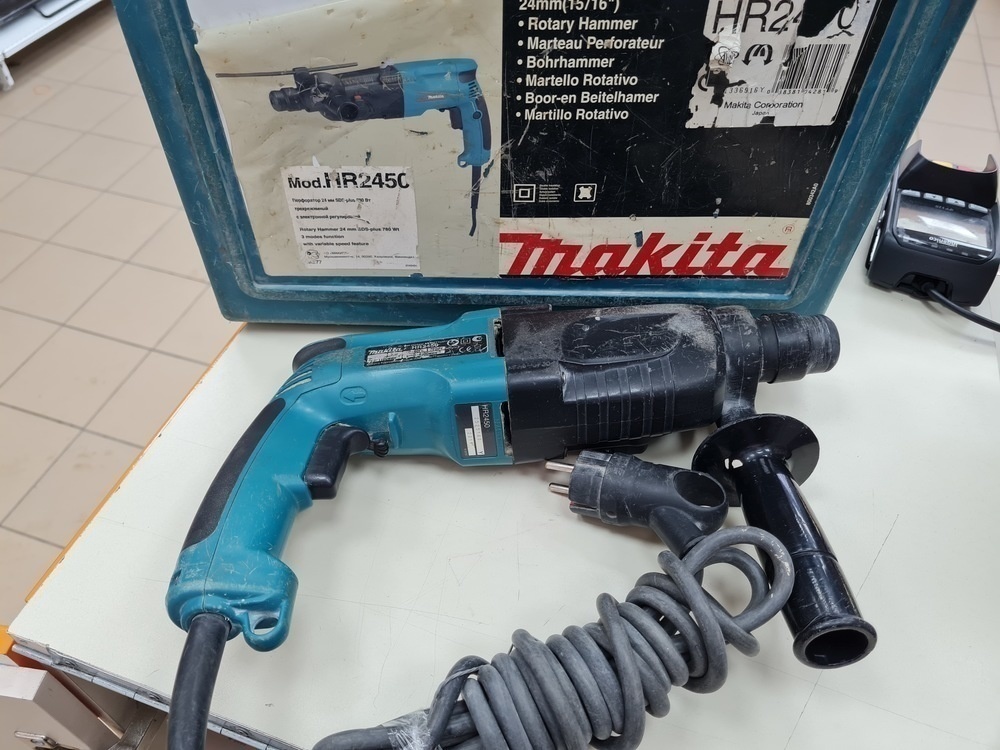 Перфоратор Makita HR 2450