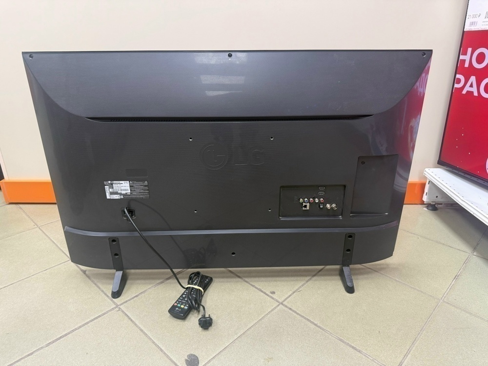 LED Телевизор LG 43LH570V