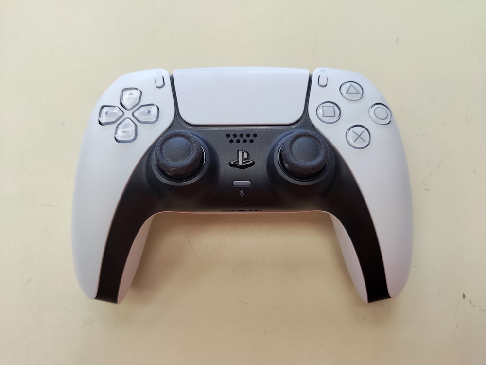 Игровая приставка PlayStation 5 825Gb (С дисководом)