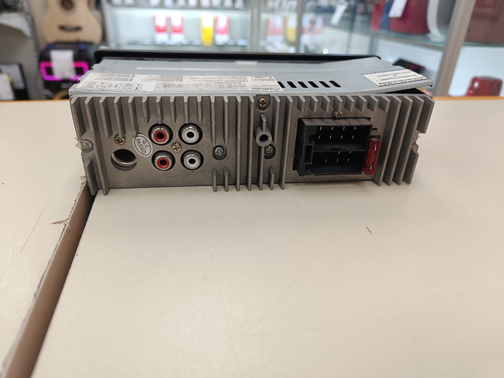 Автомагнитола Aura AMH-220BT