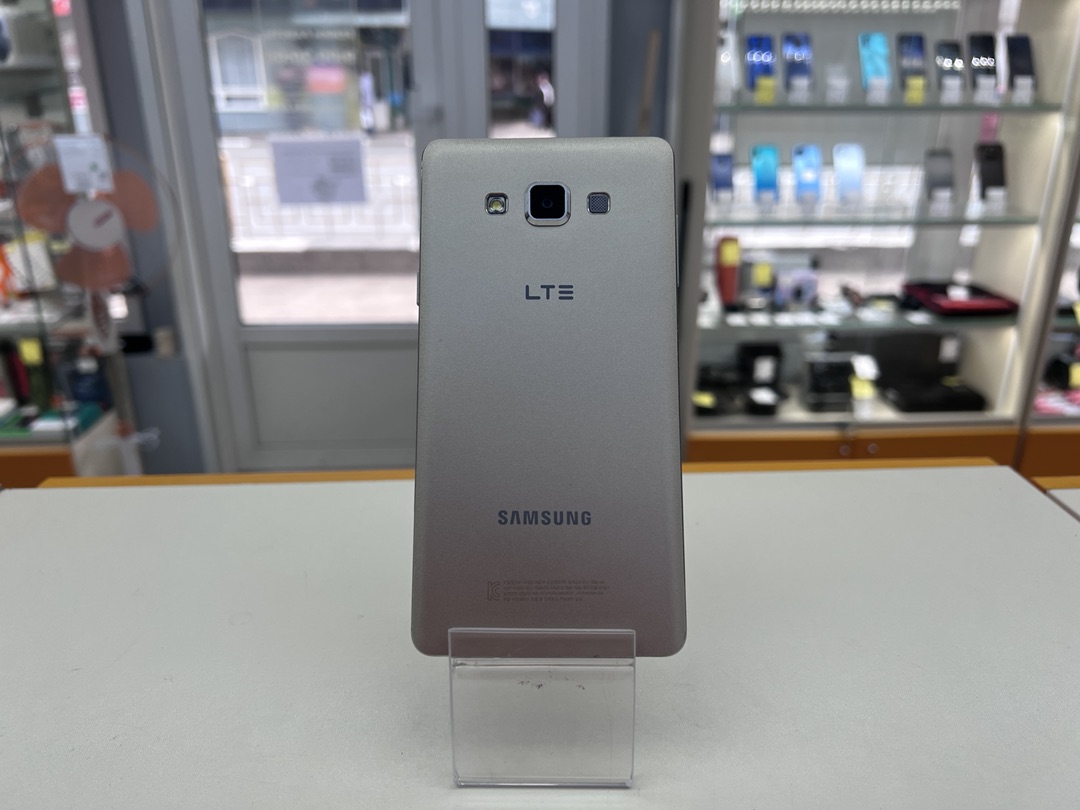 Смартфон Samsung Galaxy A7 2/16