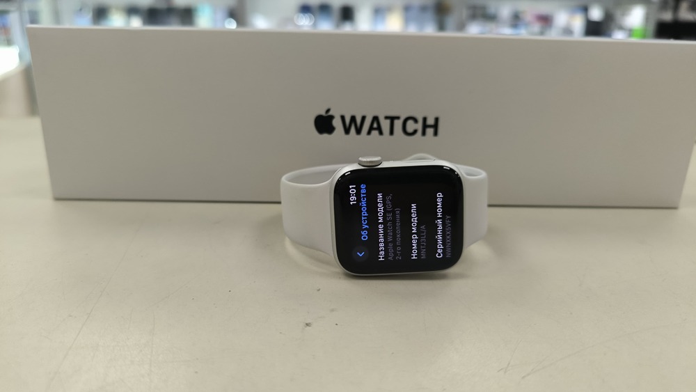 Смарт-часы Apple Watch SE 2022 44mm