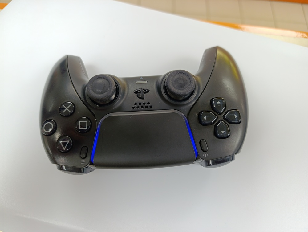 Игровая приставка PlayStation 5 825Gb (С дисководом) Игровая приставка PlayStation 5 825Gb (С дисководом)