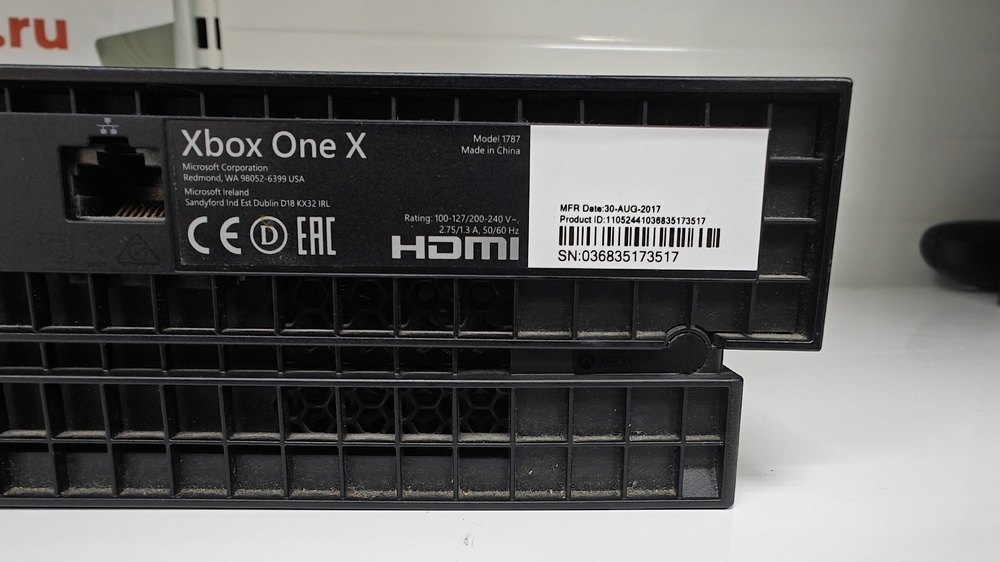 Игровая приставка Xbox One X 1Tb