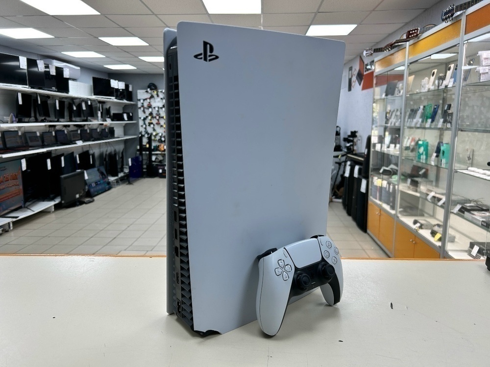 Игровая приставка PlayStation 5 825Gb (С дисководом)