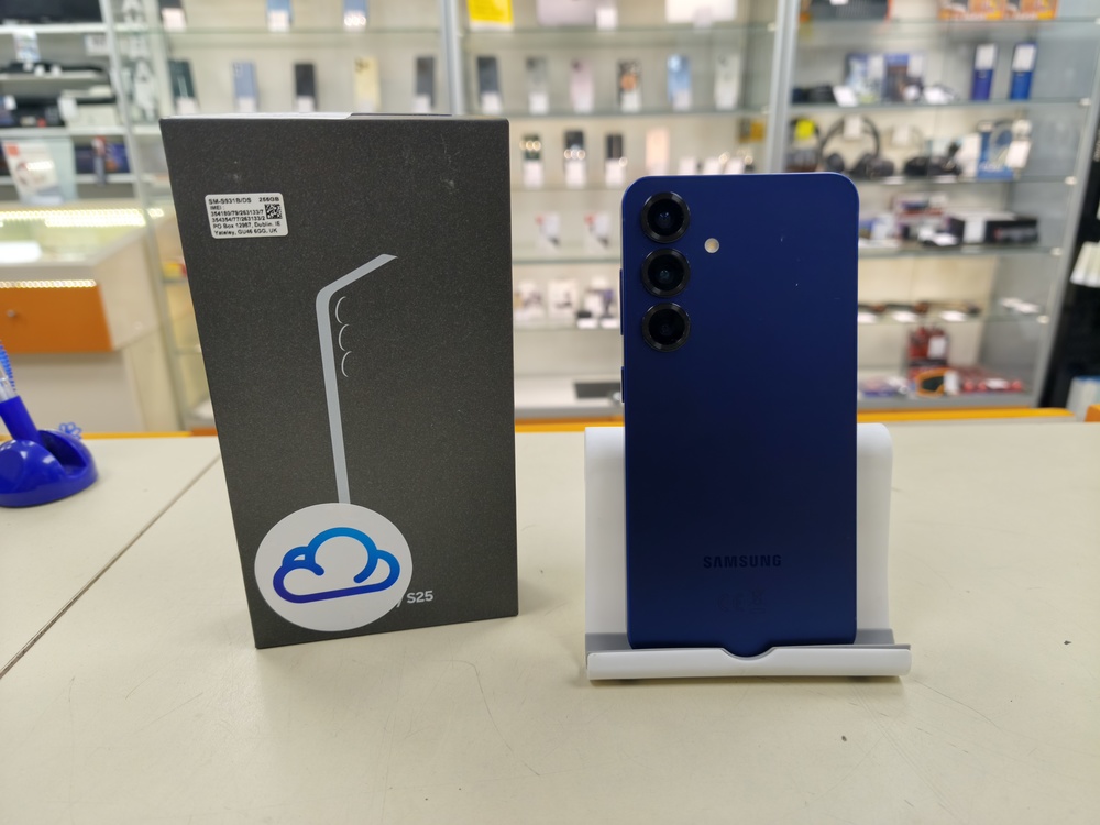 Смартфон Samsung Galaxy S25 12/256