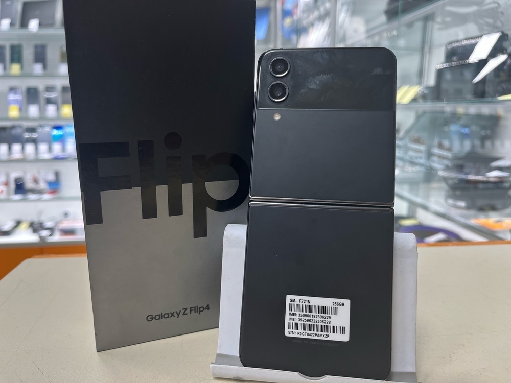 Смартфон Samsung Galaxy Z Flip 4 8/256