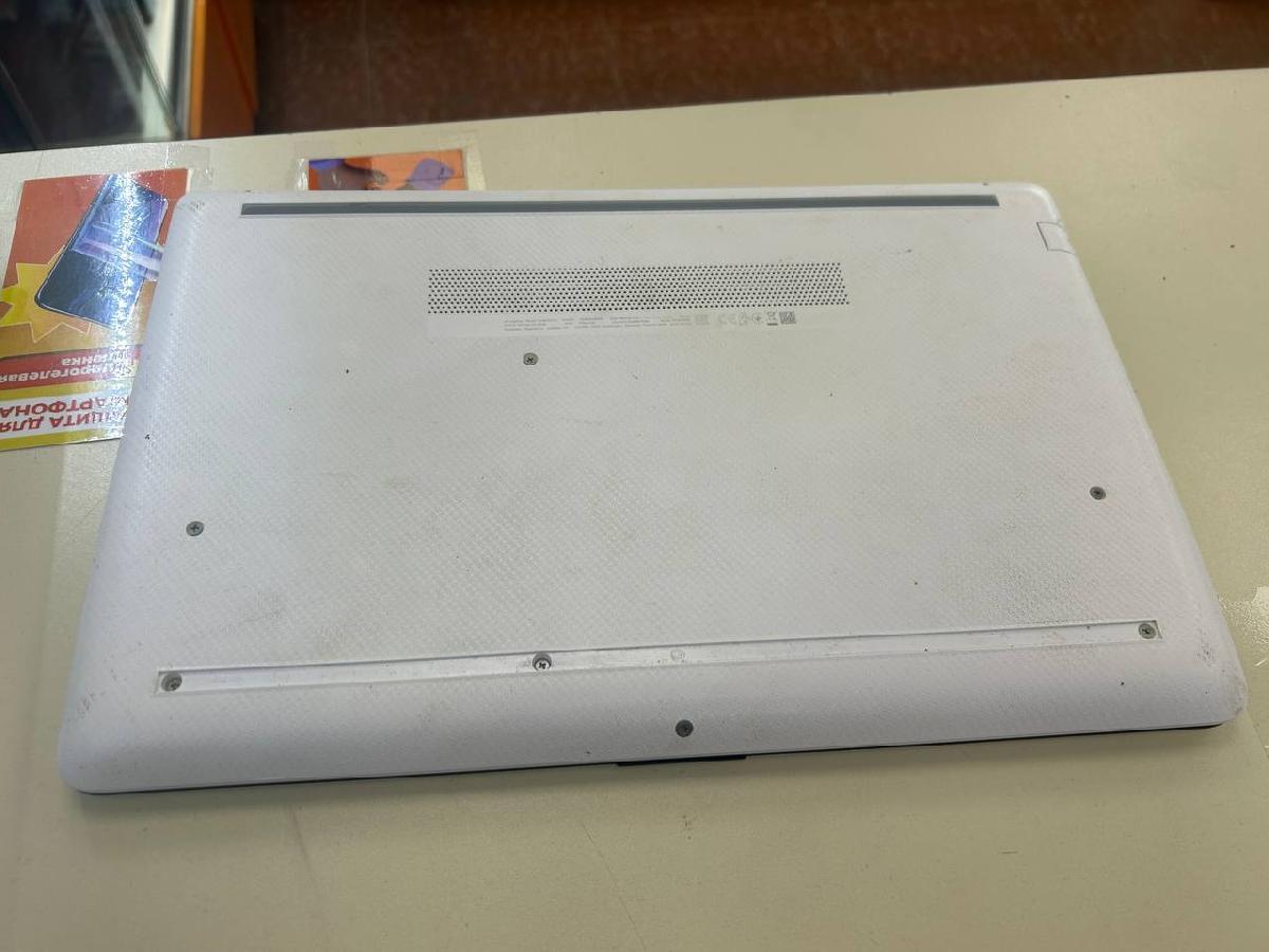 Ноутбук HP; Athlon 300U, Radeon Vega 3, 8 Гб, Нет, 1 Tb