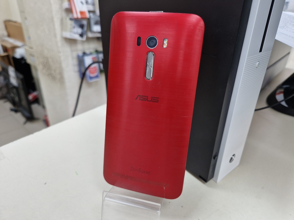 Смартфон Asus ZD551KL