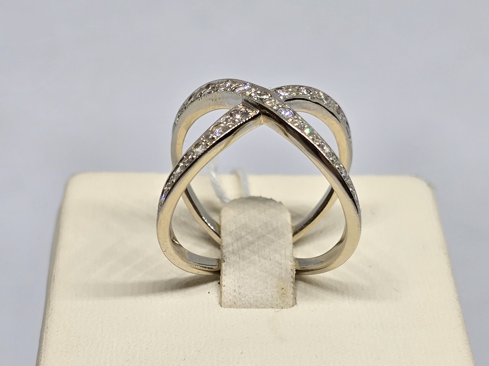 КОЛЬЦО С КАМНЯМИ (Au 585)