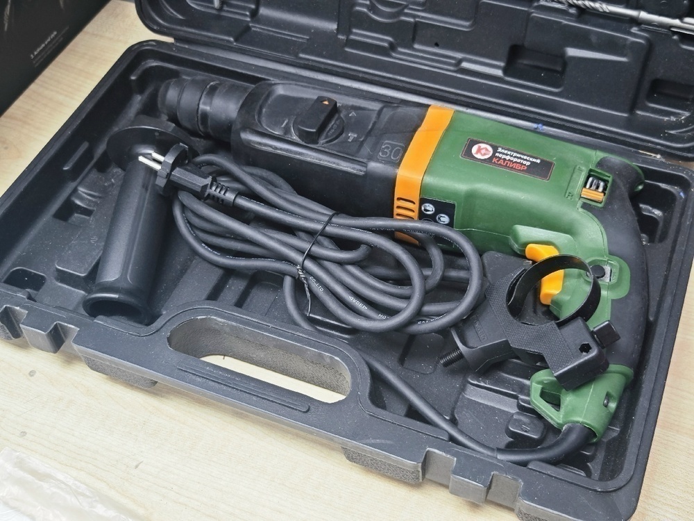 Перфоратор Калибр ЭП-950/30