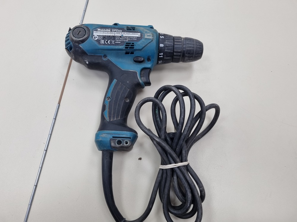 Шуруповерт Makita DF0300