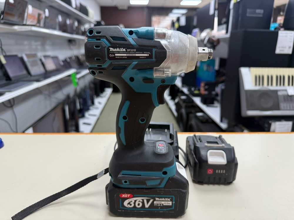 Гайковерт Makita DF330DWE