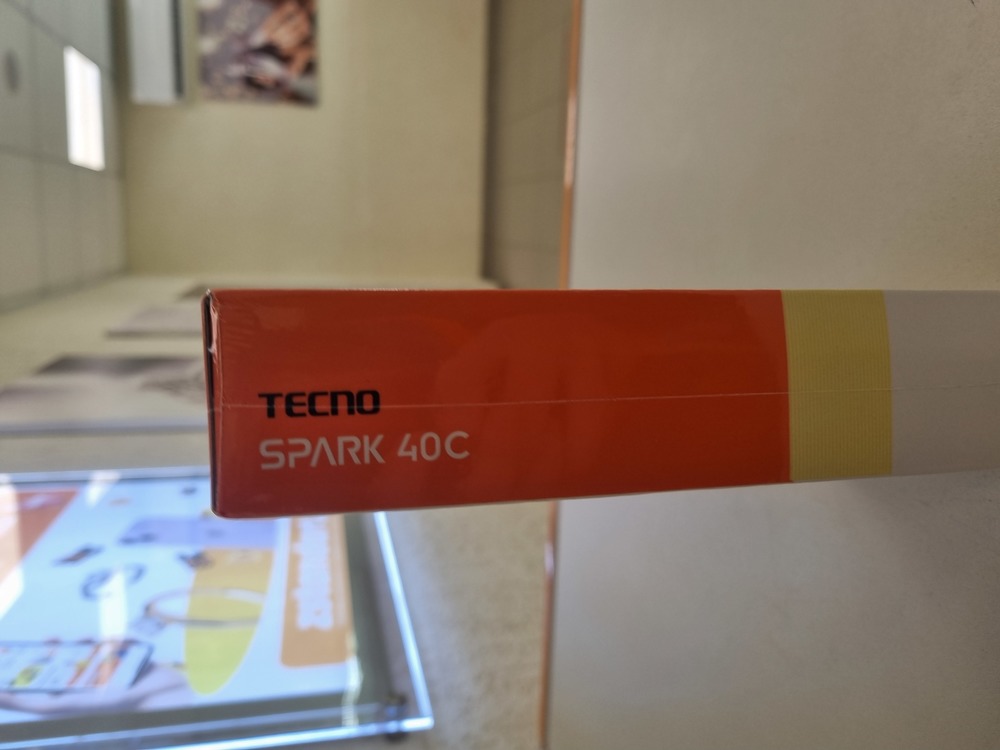 Смартфон Tecno Spark 40C 8/128