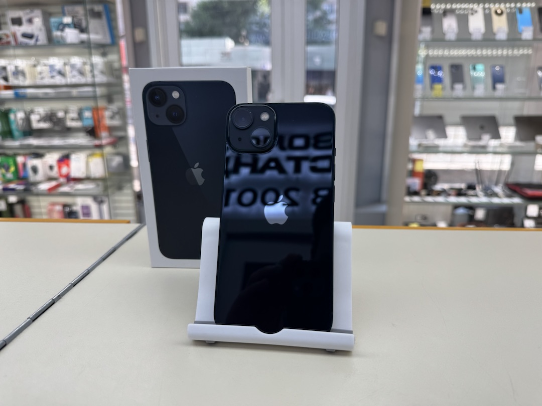 Смартфон Apple iPhone 13 128Gb