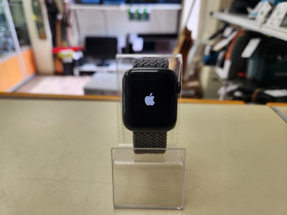 Смарт-часы Apple Watch Series 6 40mm