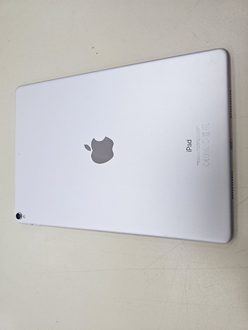 Планшет Apple iPad Pro 10,5 дюйма 256 ГБ A1701 (Wi-Fi)
