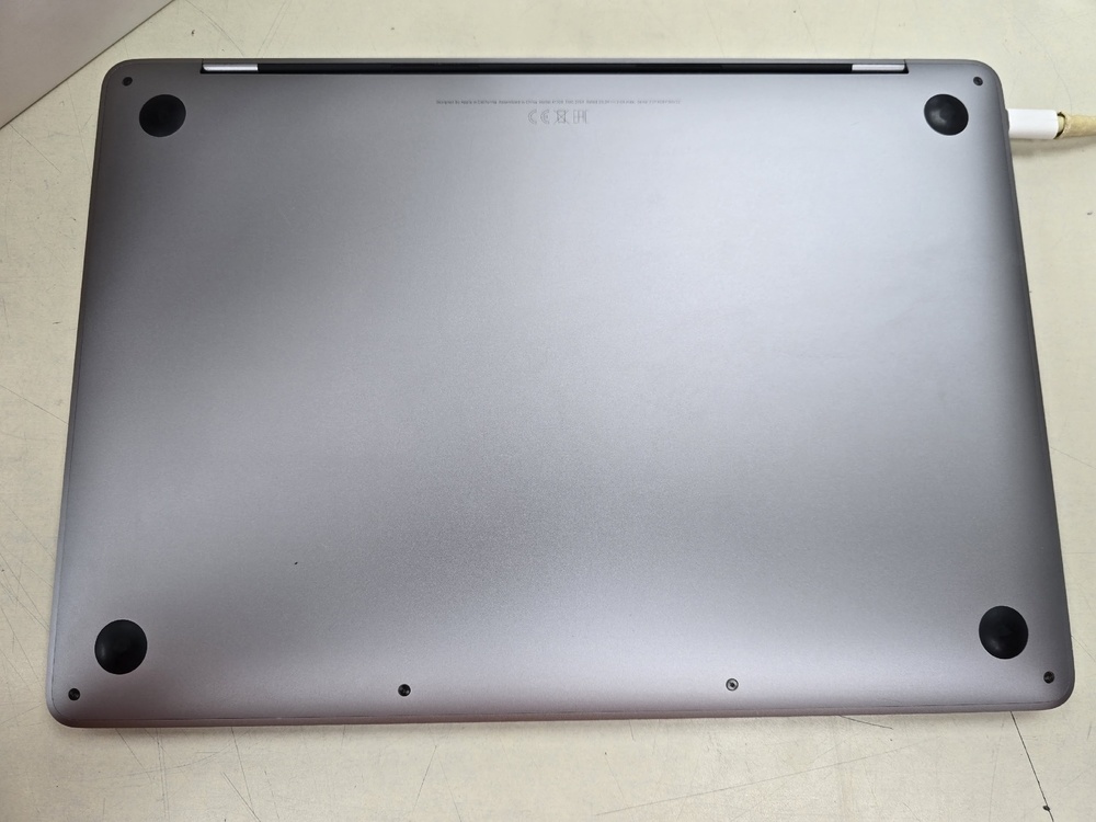 Ноутбук Apple MacBook Pro (13 дюймов,  два порта Thunderbolt 3,2017) A1708