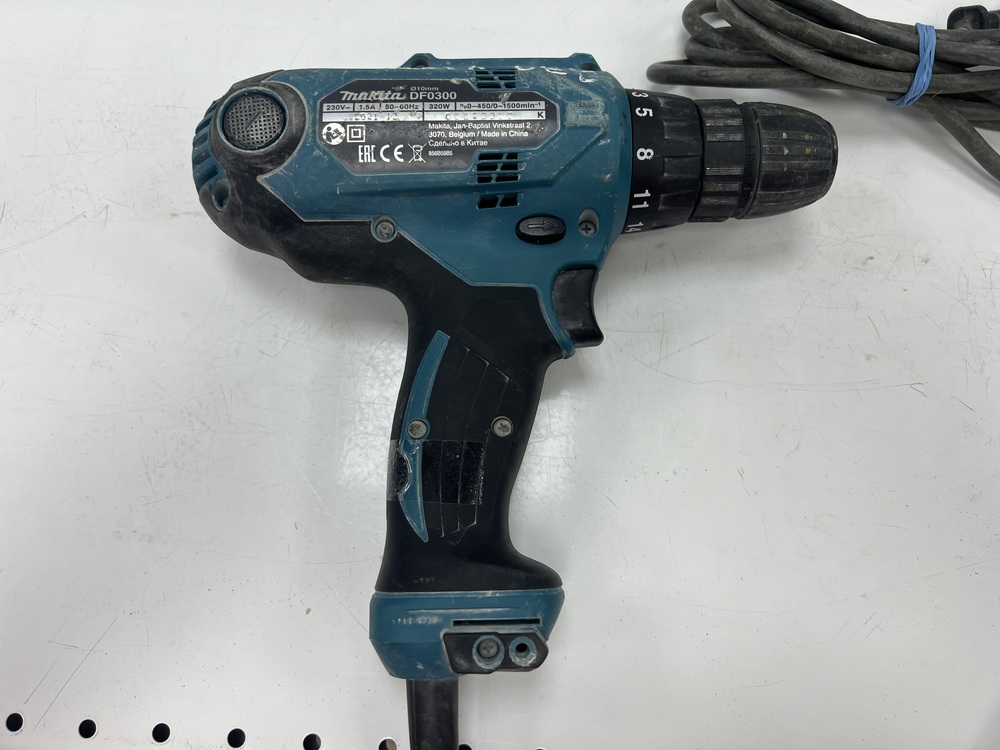 Шуруповерт Makita DF0300