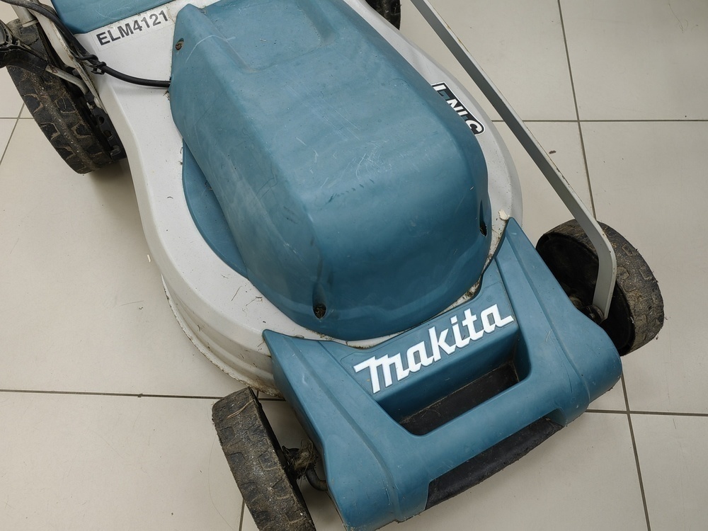 Газонокосилка Makita ELM 4121