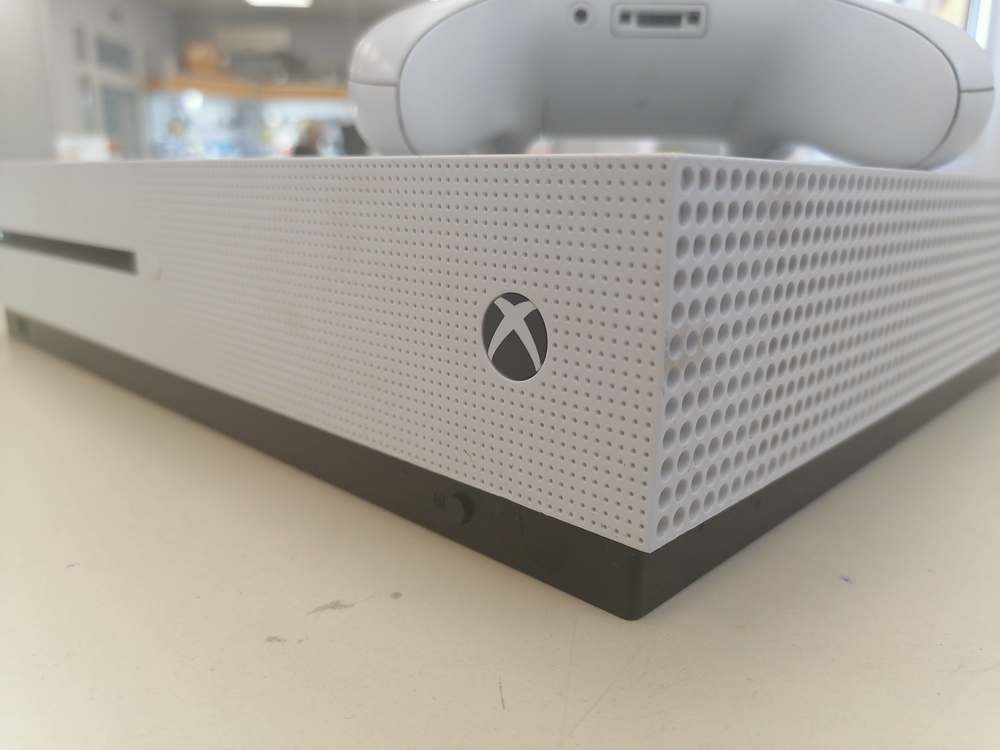 Игровая приставка Xbox One S 1TB