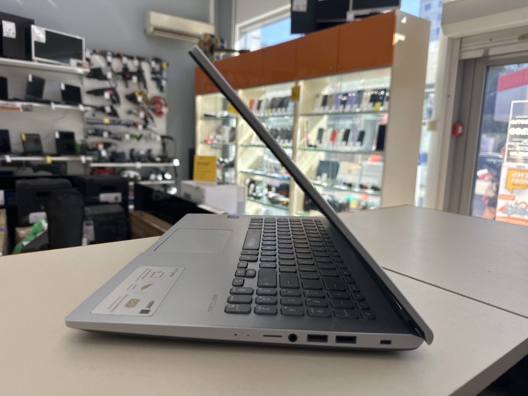 Ноутбук ASUS D540M; Pentium N5000, Intel UHD Graphics 605, 4 Гб, 128 Гб, Нет