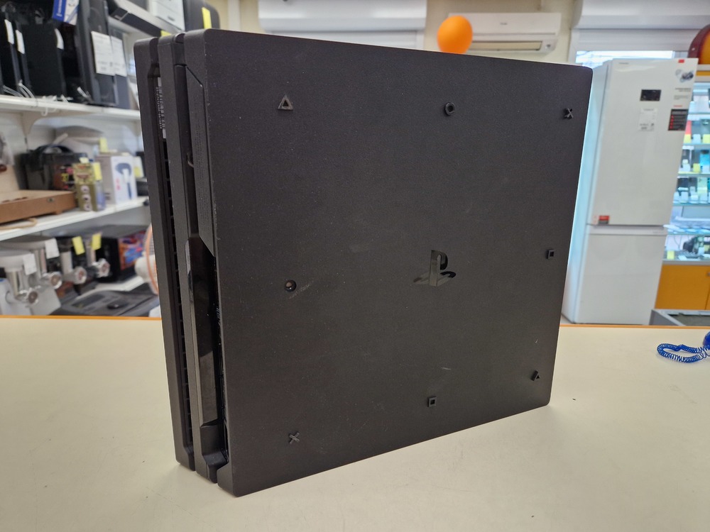 Игровая приставка PlayStation 4 Pro 1Tb