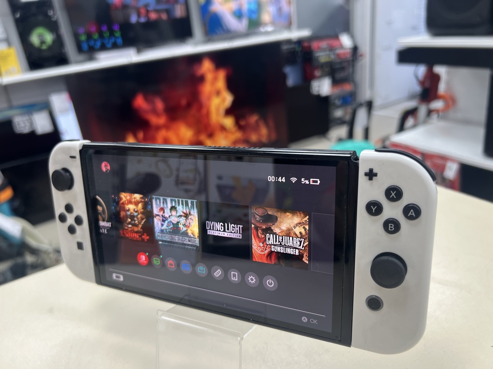Игровая приставка Nintendo Switch Oled