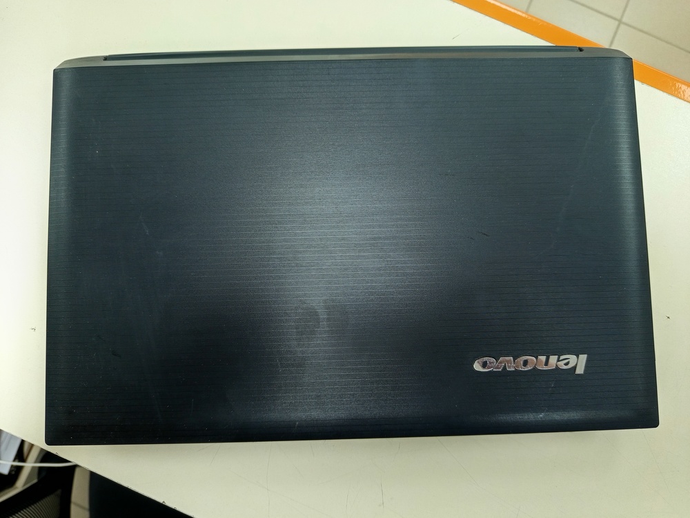 Ноутбук Lenovo; Celeron B800, HD Graphics, 2 Гб, Нет, 240 Гб
